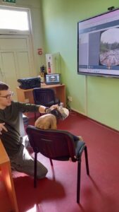 Read more about the article Mazie rūķīši savā nodarbībā izmanto Class VR brilles