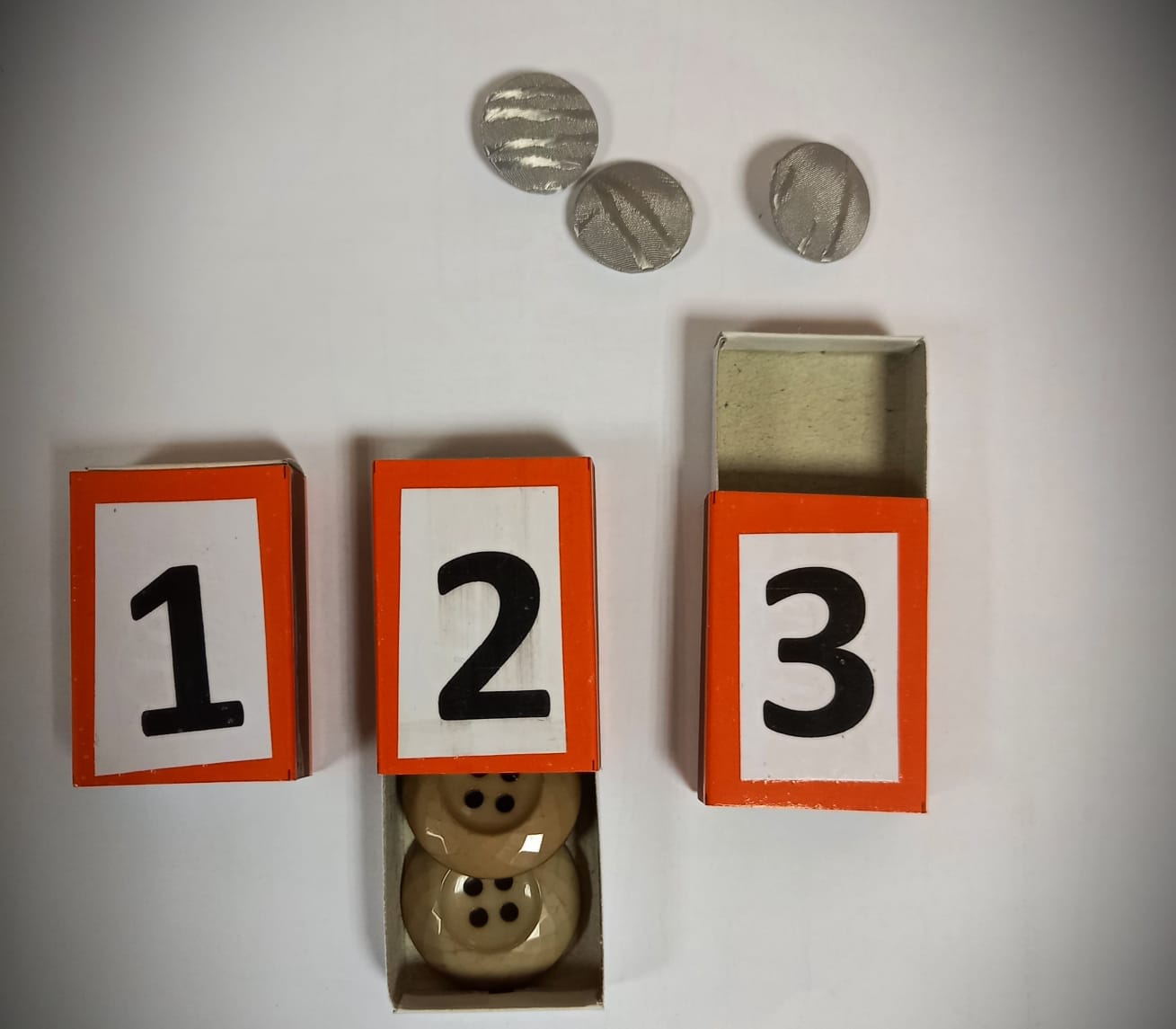 Read more about the article <strong>Ciparu kastītes.</strong>