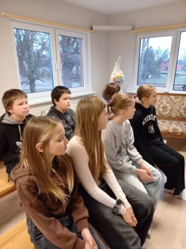 Galēnu pamatskolas skolēni piedalījās “Latvijas skolas soma” izzinošās nodarbībās “Roberta Mūka dzīve un muzejs Galēnos”