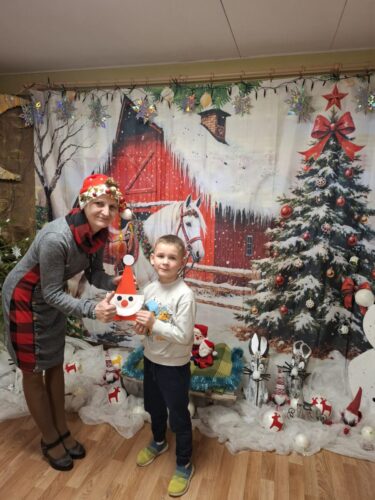 Vecāku nedēļas ietvaros "Lielajiem Rūķīšiem" norisinājās radošā darbnīca "Koka dēlīša pārvērtības"