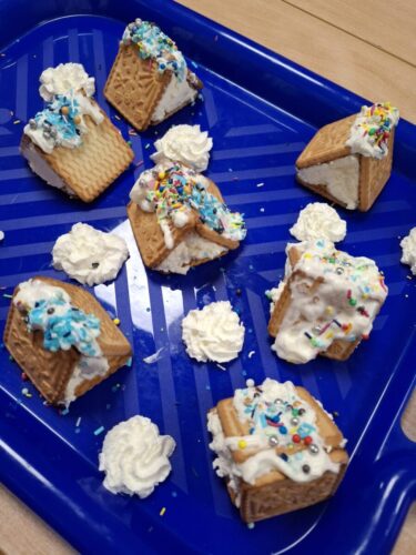 Pavārmākslas nodarbība "Lielajos Rūķīšos"