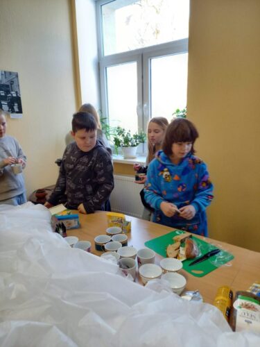 1. - 6. klases skolēni apmeklē nodarbības par Barikāžu laiku