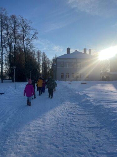 1. un 3. klase piedalās pasākumā "Noķert barikāžu atmosfēru"