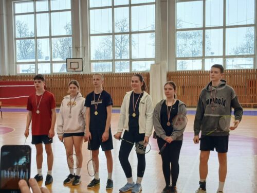 Sacensības badmintonā