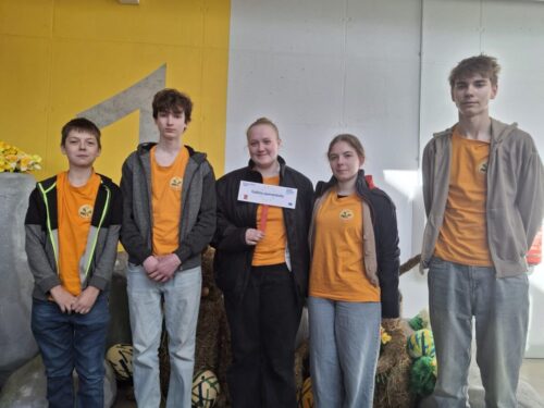 Galēnu pamatskolas 8. - 9.kl. komanda piedalījās izzinoši azartiskā komandu spēlē "ES zinu"