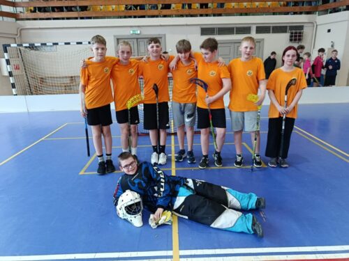 Galēnu pamatskolas komandas piedalās Preiļu novada florbola sacensībās