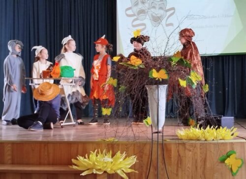 Galēnu pamatskolas teātra pulciņš "Komuleits" piedalās teātra festivālā "Teātra pavasaris"