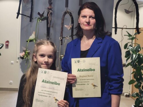 Paula Skutele pārstāv Galēnu pamatskolu skatuves runas konkursā "Vuolyudzāni"